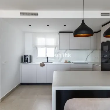 Sale of middle floor apartment in Torrequebrada