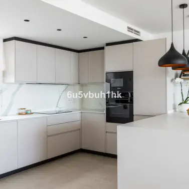 Sale of middle floor apartment in Torrequebrada