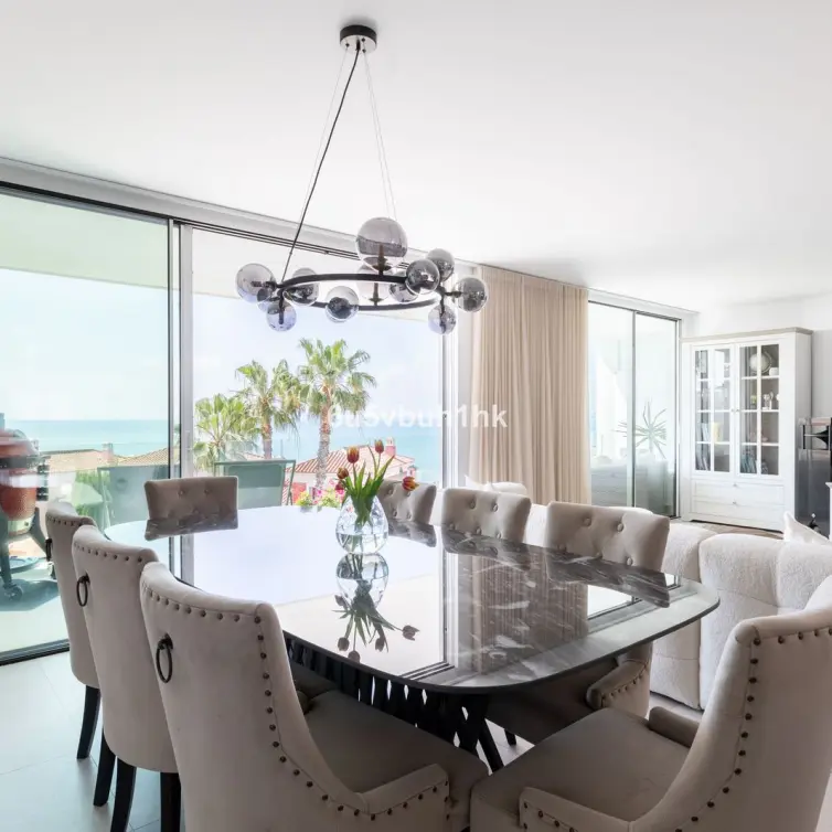 Sale of middle floor apartment in Torrequebrada