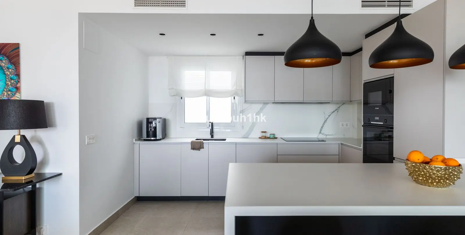 Sale of middle floor apartment in Torrequebrada 5