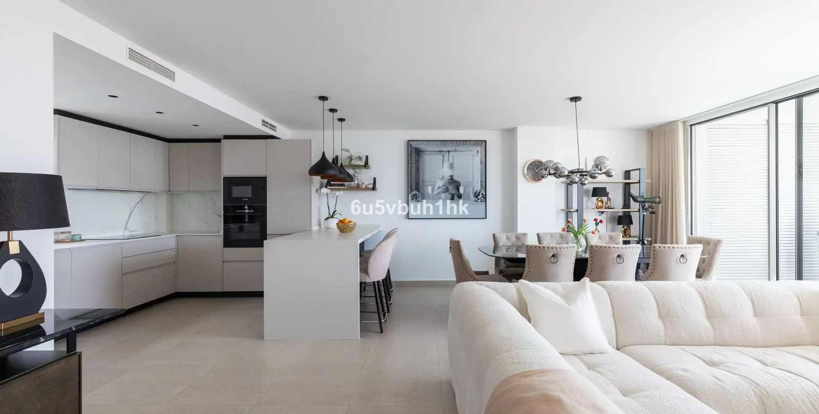 Sale of middle floor apartment in Torrequebrada 8