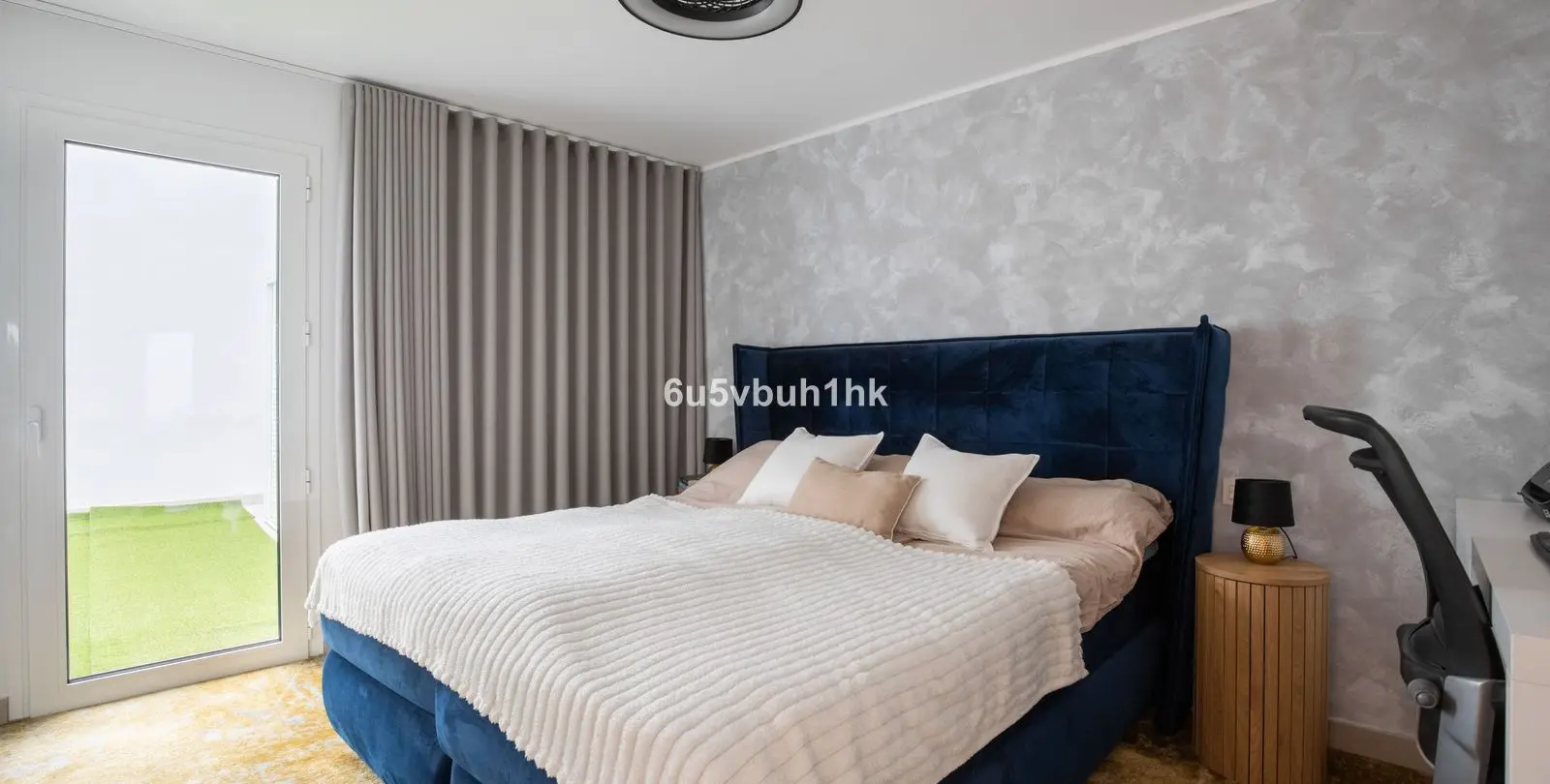 Sale of middle floor apartment in Torrequebrada 19