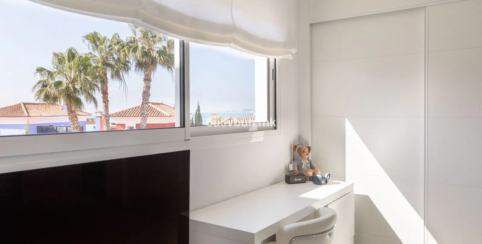 Sale of middle floor apartment in Torrequebrada 22