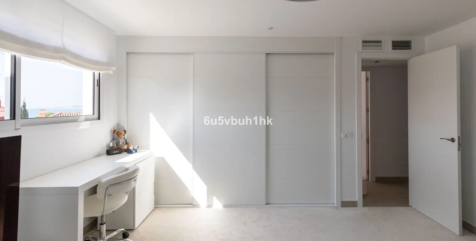 Sale of middle floor apartment in Torrequebrada 24