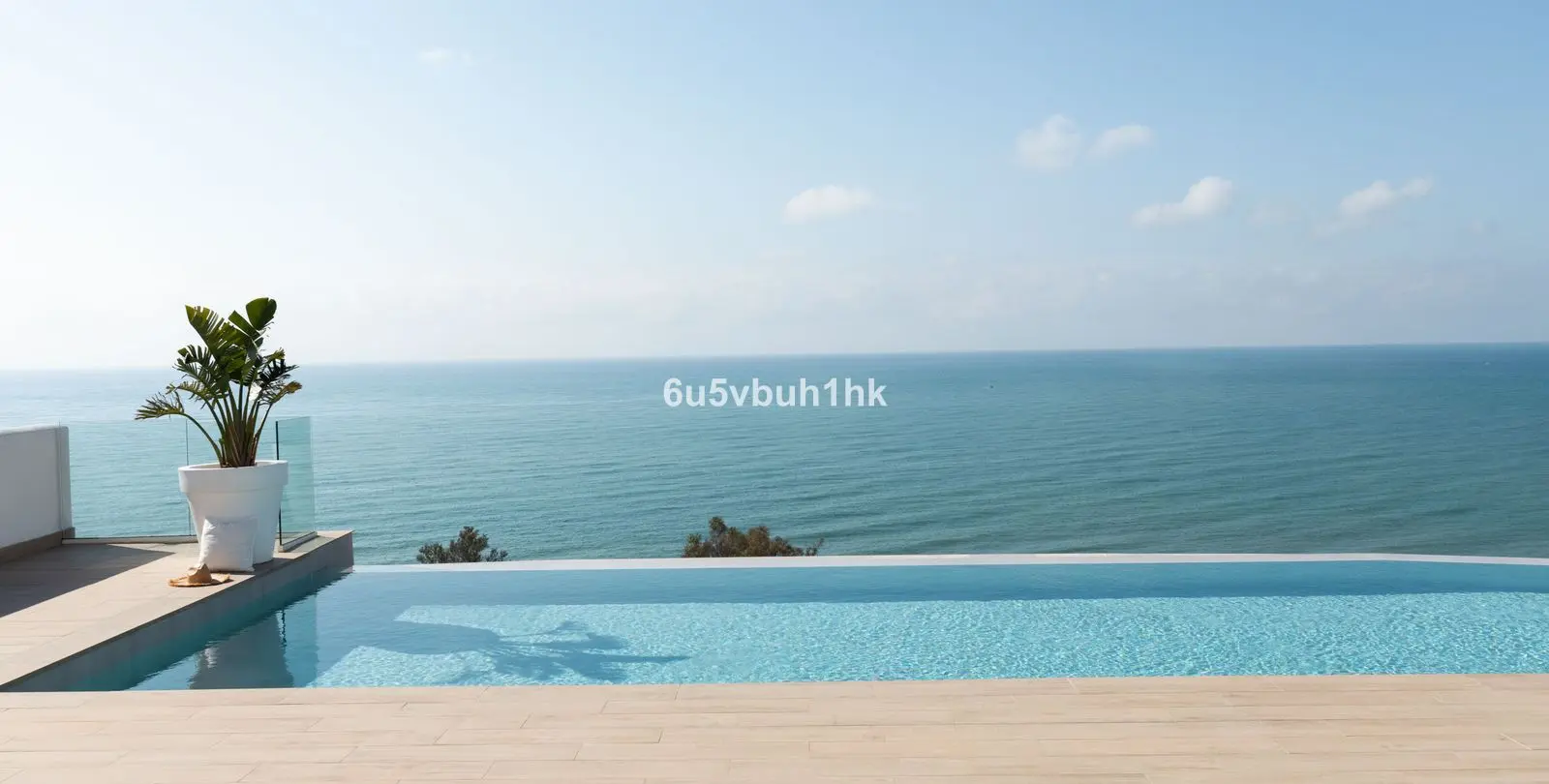 Sale of middle floor apartment in Torrequebrada 26