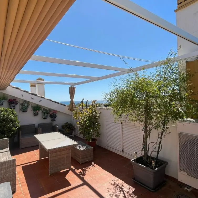 Продажа двухуровневого пентхауса в Marbella