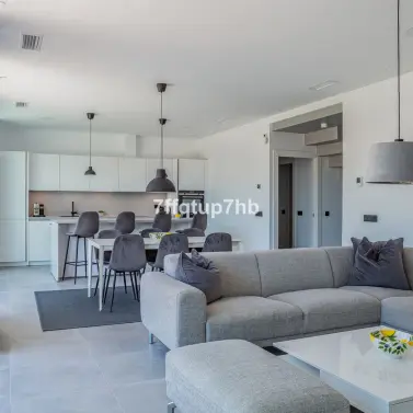 Sale of detached villa in Estepona