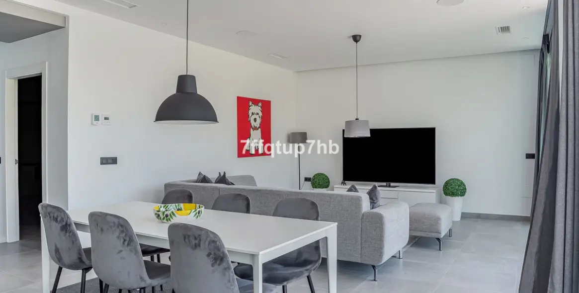 Sale of detached villa in Estepona 4