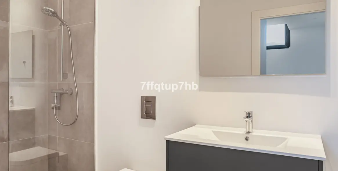 Sale of detached villa in Estepona 35