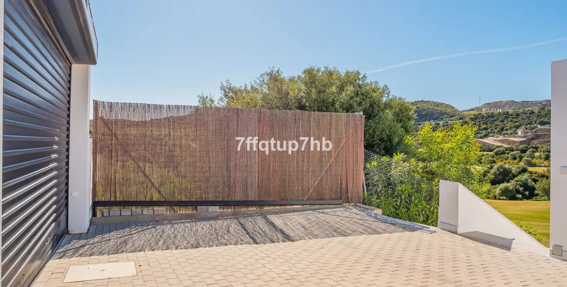 Sale of detached villa in Estepona 41