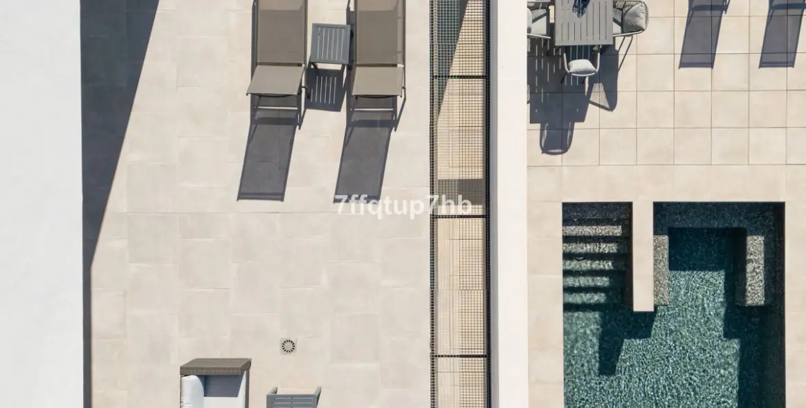 Sale of detached villa in Estepona 46