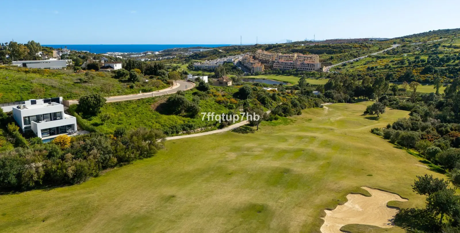 Sale of detached villa in Estepona 16