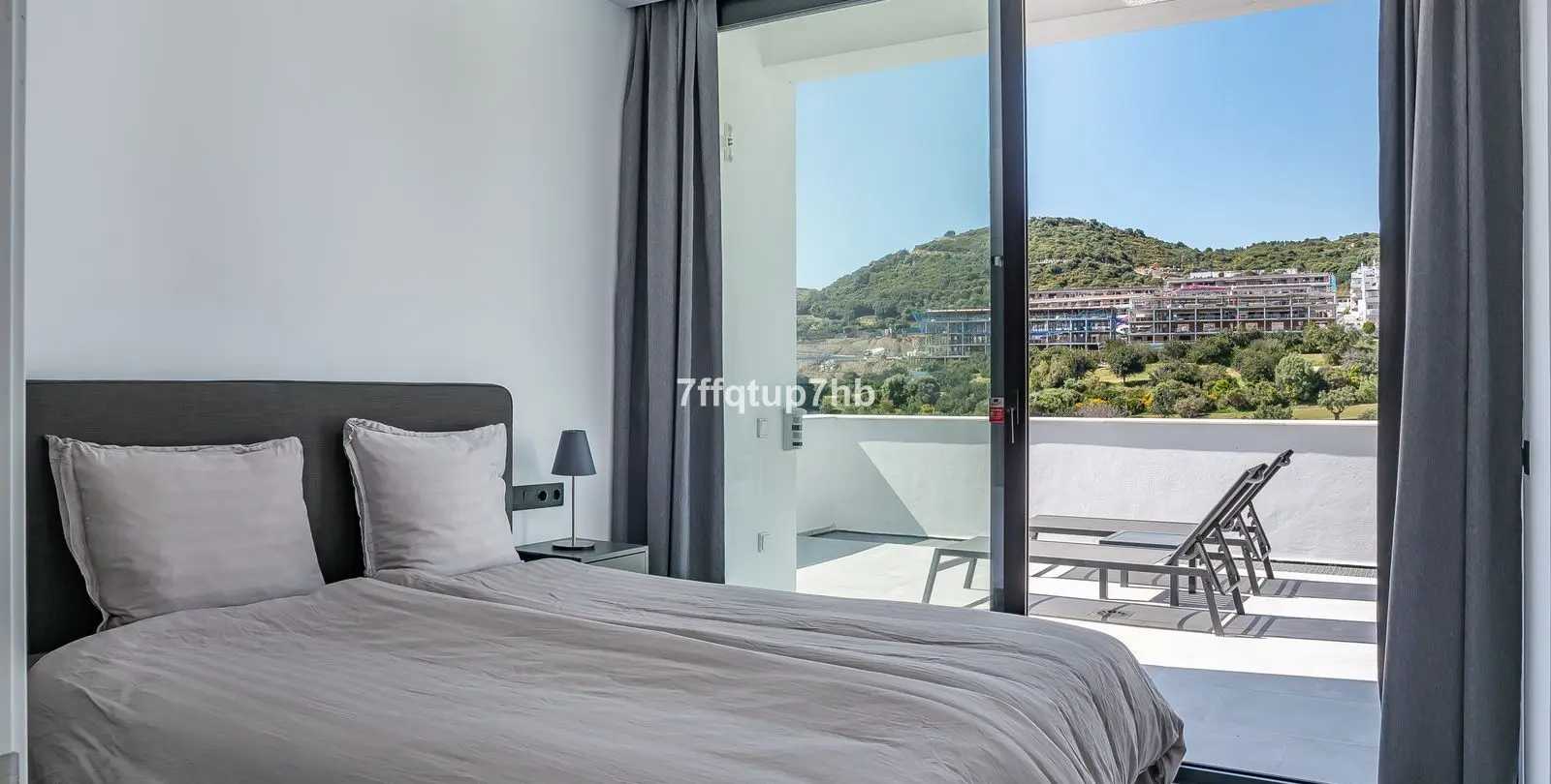 Sale of detached villa in Estepona 23