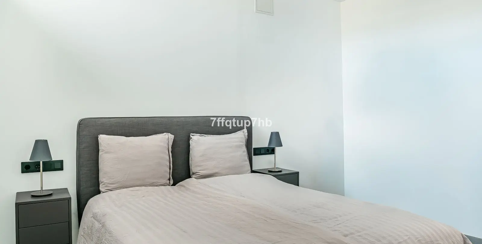 Sale of detached villa in Estepona 29