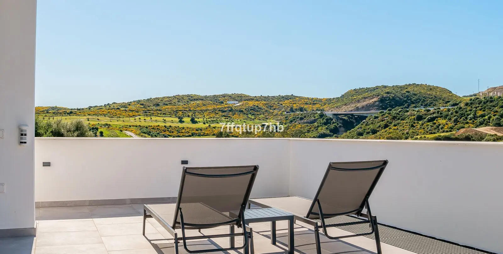 Sale of detached villa in Estepona 25