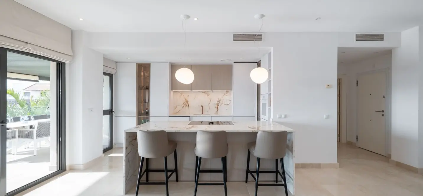 Venta de apartamento en planta media en Los Flamingos 0