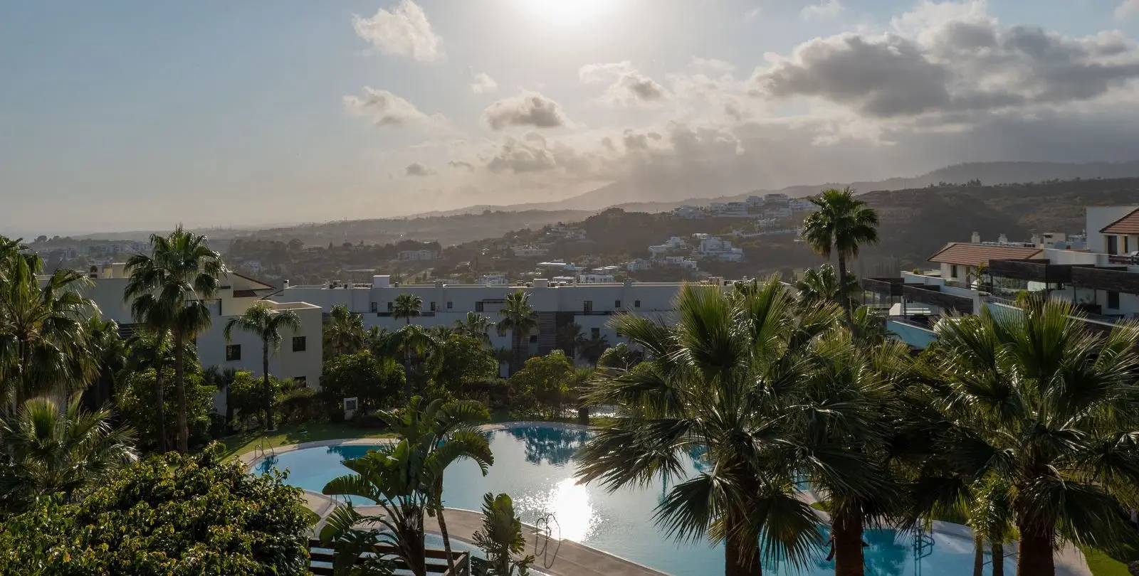 Venta de apartamento en planta media en Los Flamingos 3