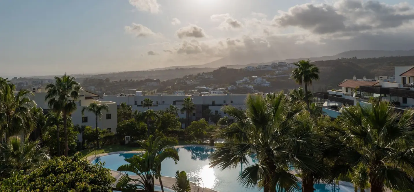Venta de apartamento en planta media en Los Flamingos 2