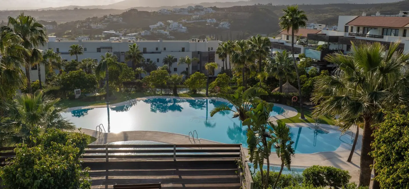 Venta de apartamento en planta media en Los Flamingos 3
