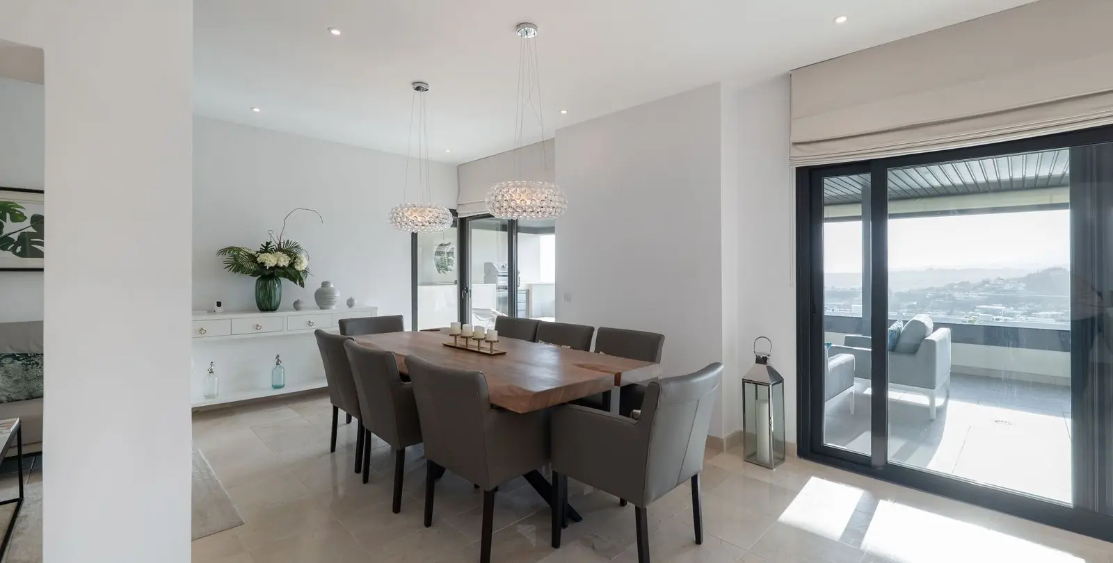 Venta de apartamento en planta media en Los Flamingos 6