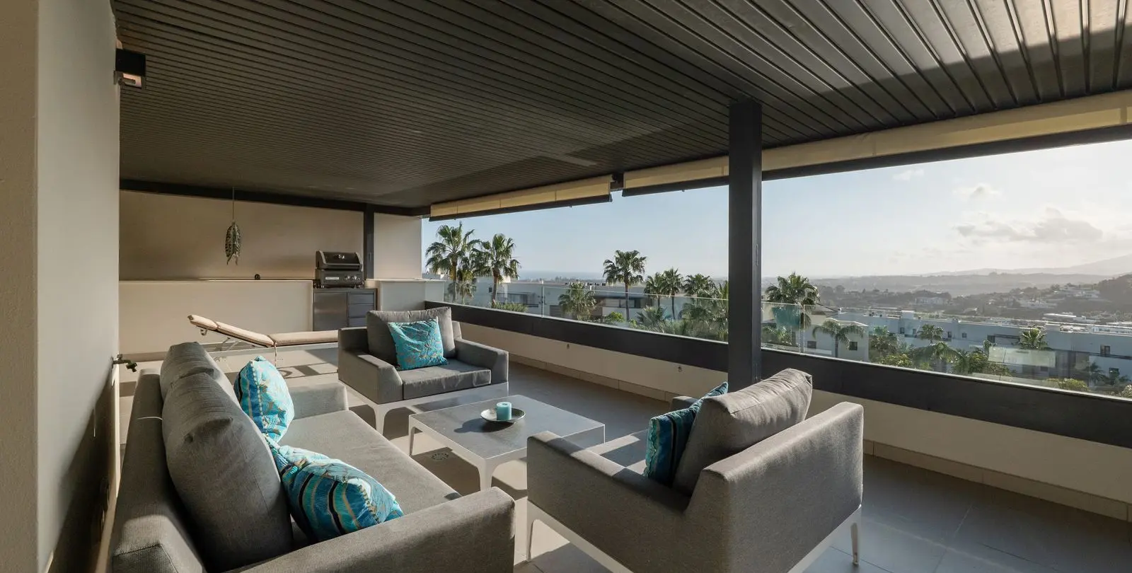 Venta de apartamento en planta media en Los Flamingos 8