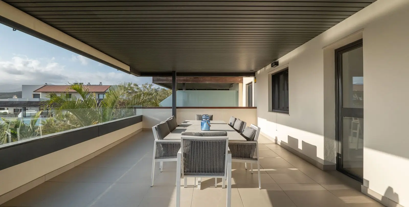 Venta de apartamento en planta media en Los Flamingos 9