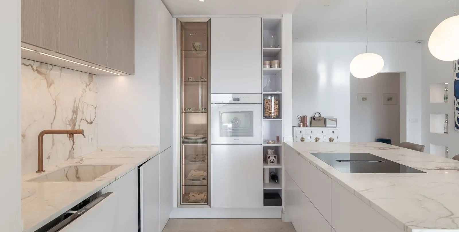 Venta de apartamento en planta media en Los Flamingos 12