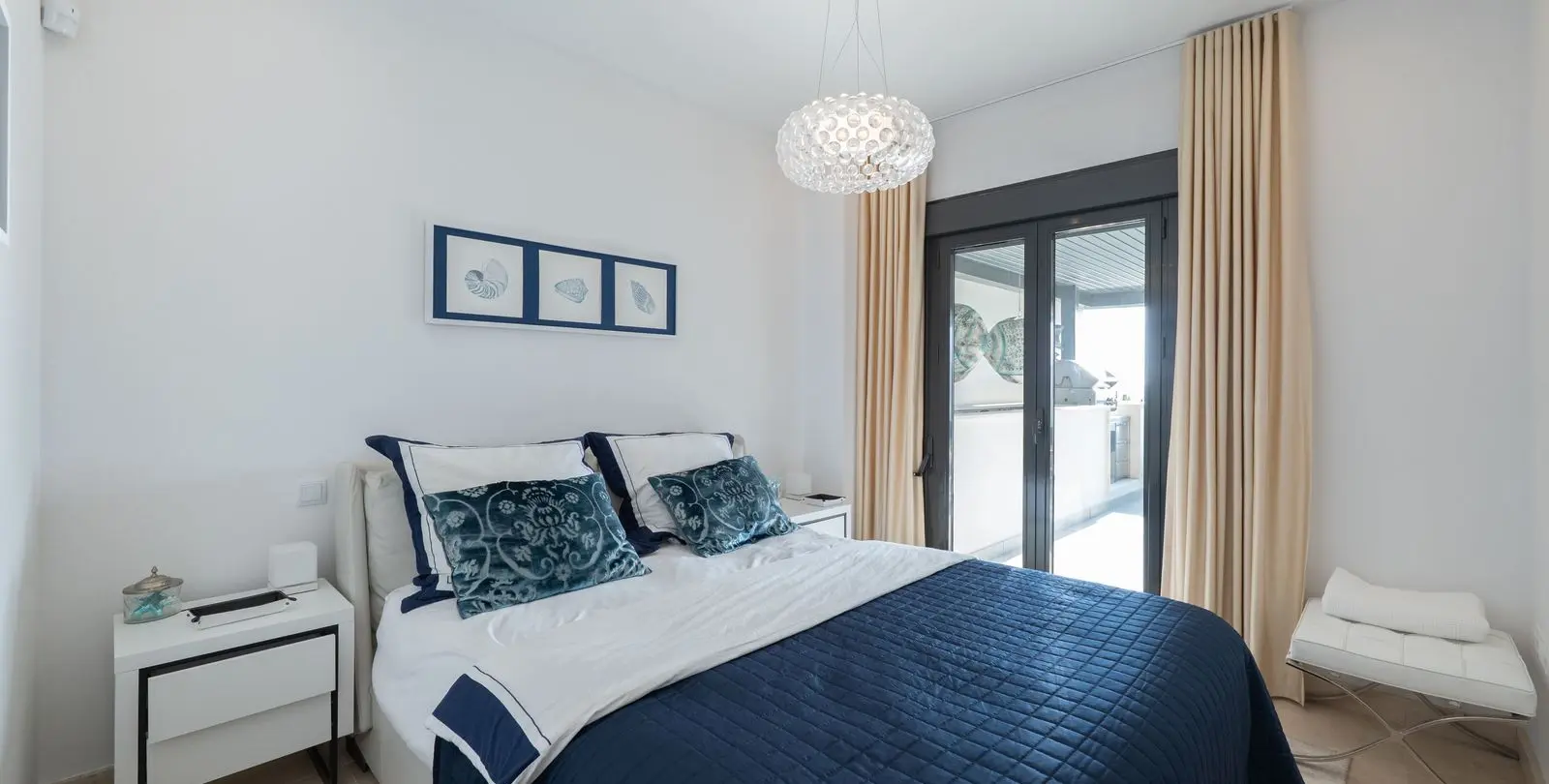 Venta de apartamento en planta media en Los Flamingos 18