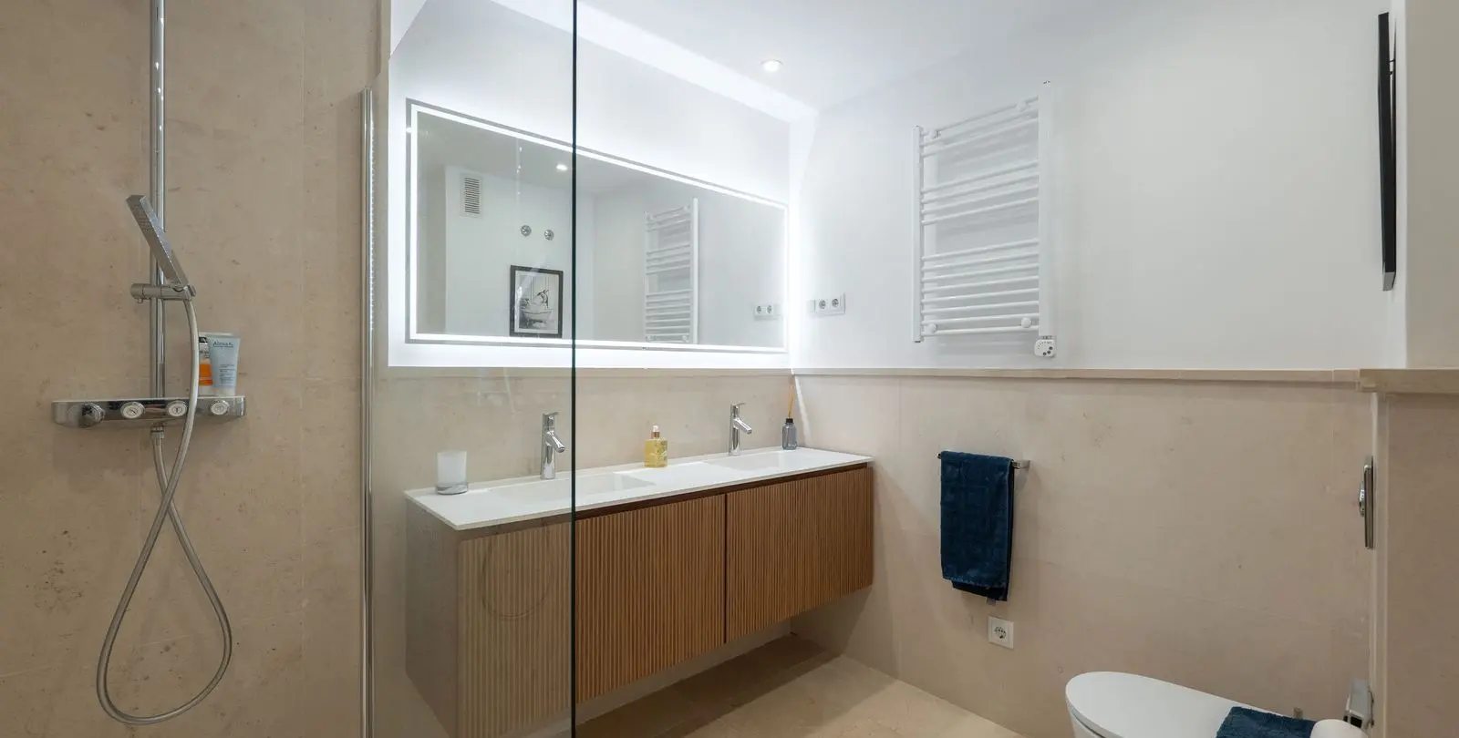 Venta de apartamento en planta media en Los Flamingos 21