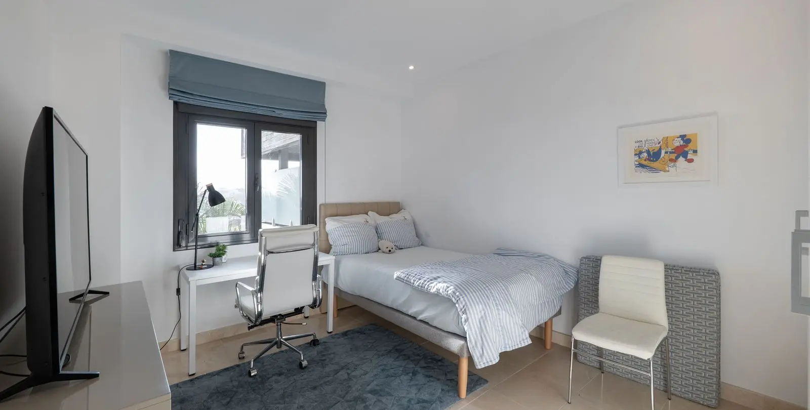 Venta de apartamento en planta media en Los Flamingos 22
