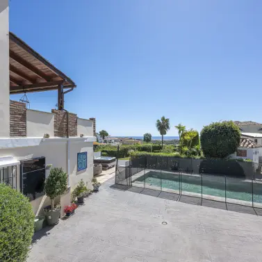 Продажа  отдельно стоящей виллы в Estepona