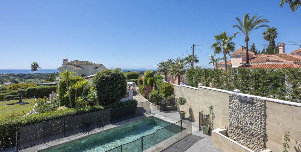 Продажа  отдельно стоящей виллы в Estepona 5