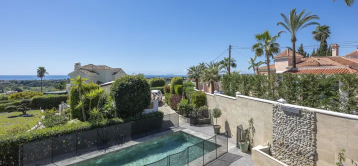 Продажа  отдельно стоящей виллы в Estepona 4