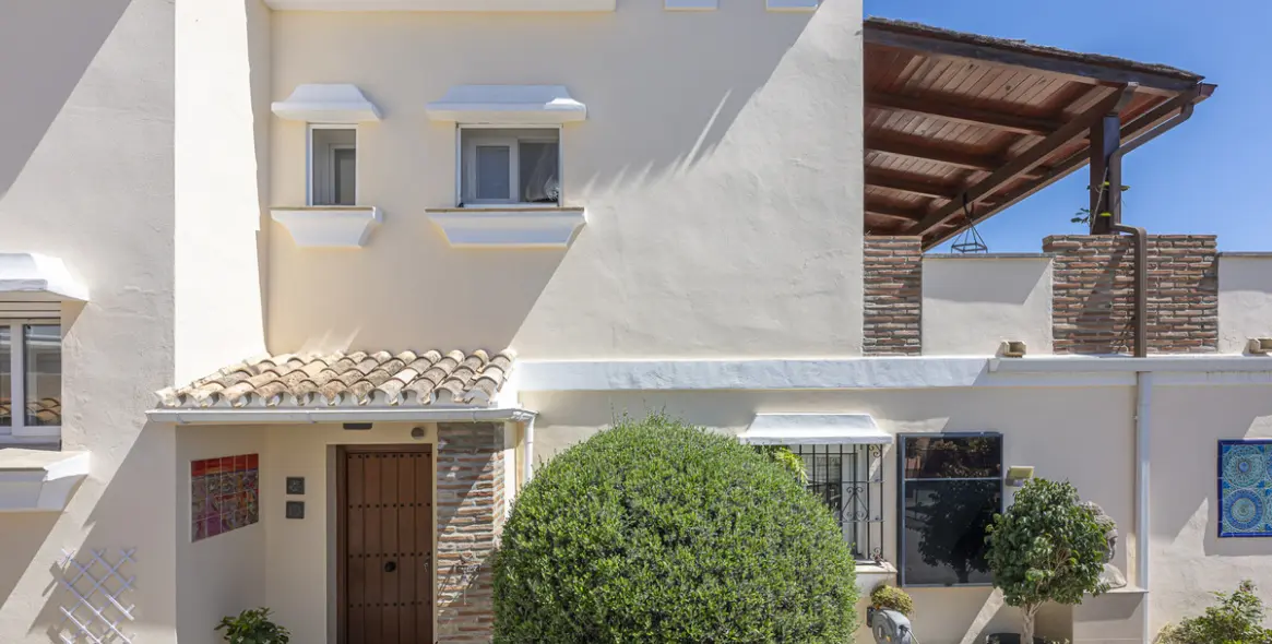 Продажа  отдельно стоящей виллы в Estepona 7