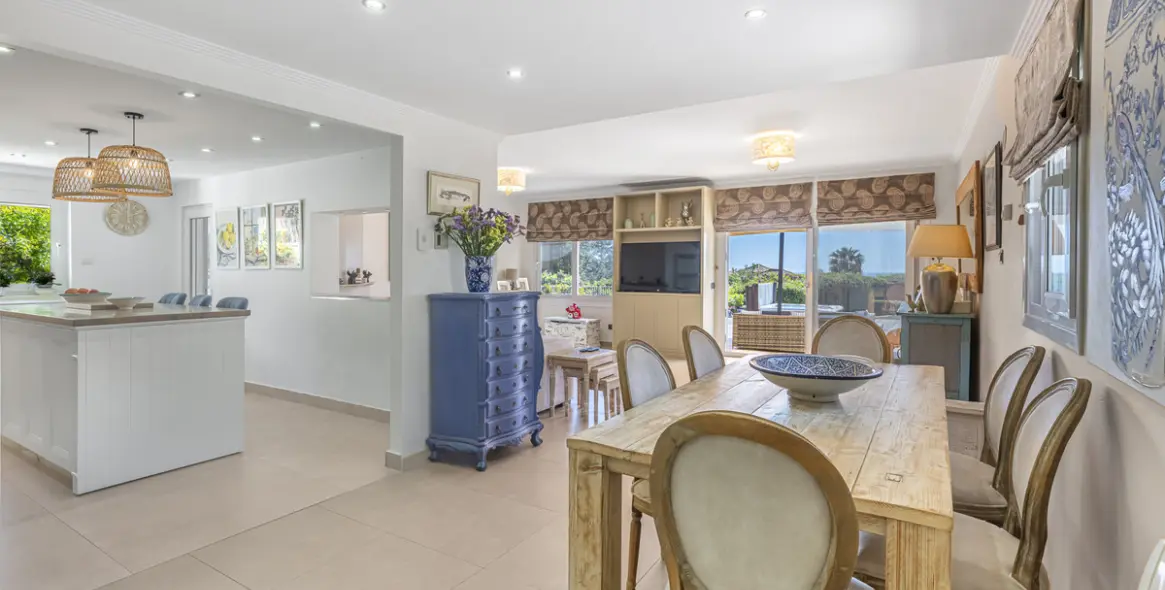 Продажа  отдельно стоящей виллы в Estepona 8