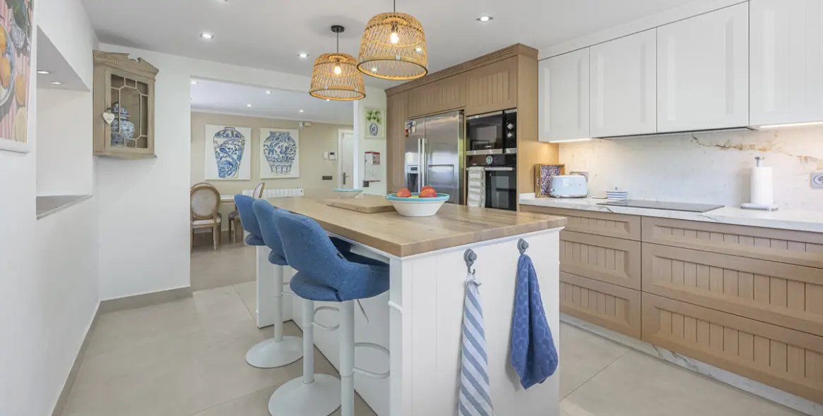 Продажа  отдельно стоящей виллы в Estepona 11