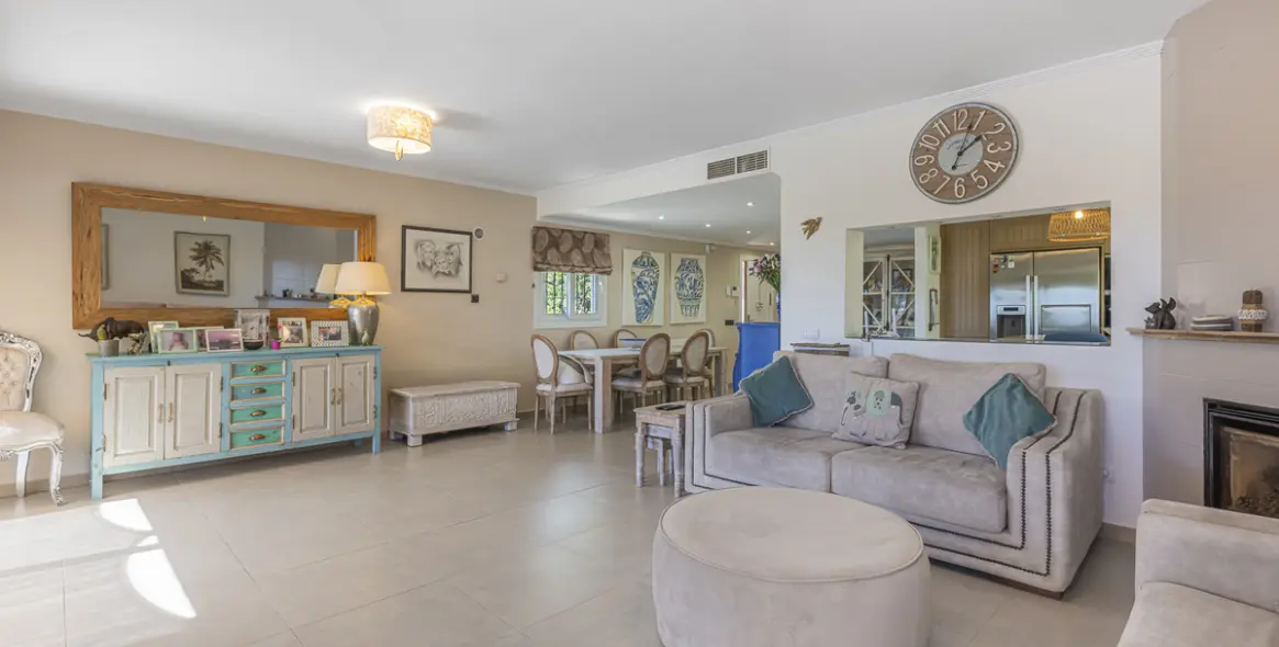 Продажа  отдельно стоящей виллы в Estepona 14