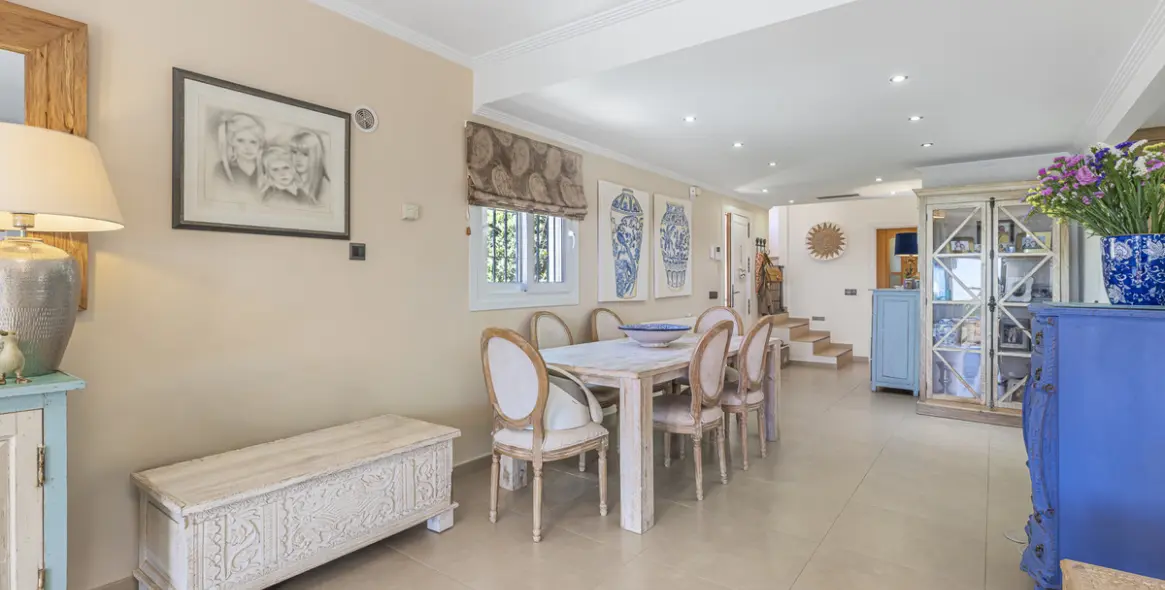 Продажа  отдельно стоящей виллы в Estepona 15