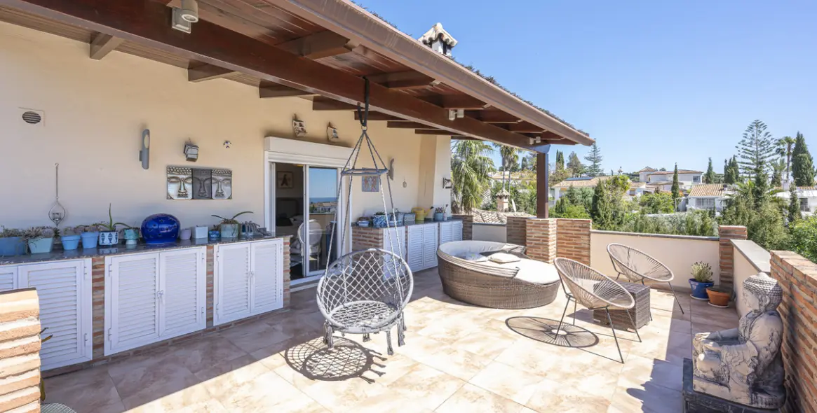 Продажа  отдельно стоящей виллы в Estepona 27