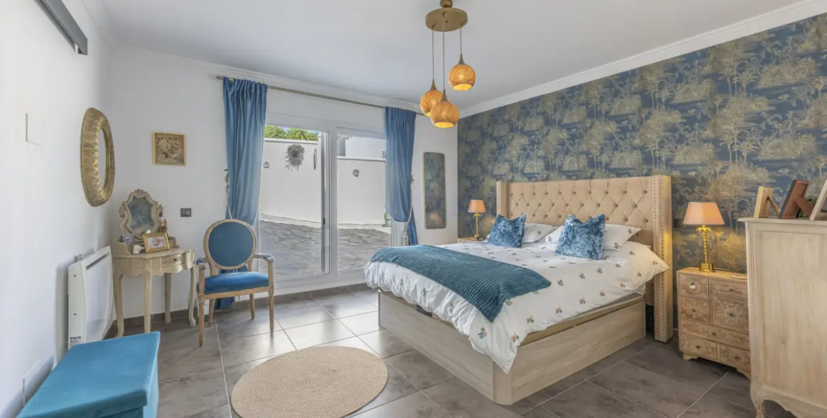 Продажа  отдельно стоящей виллы в Estepona 49