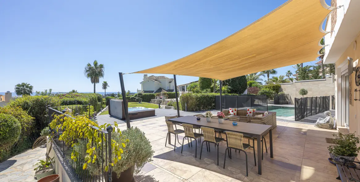 Продажа  отдельно стоящей виллы в Estepona 53