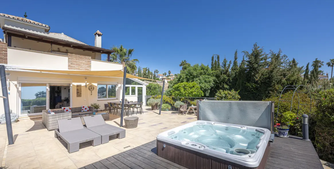 Продажа  отдельно стоящей виллы в Estepona 59