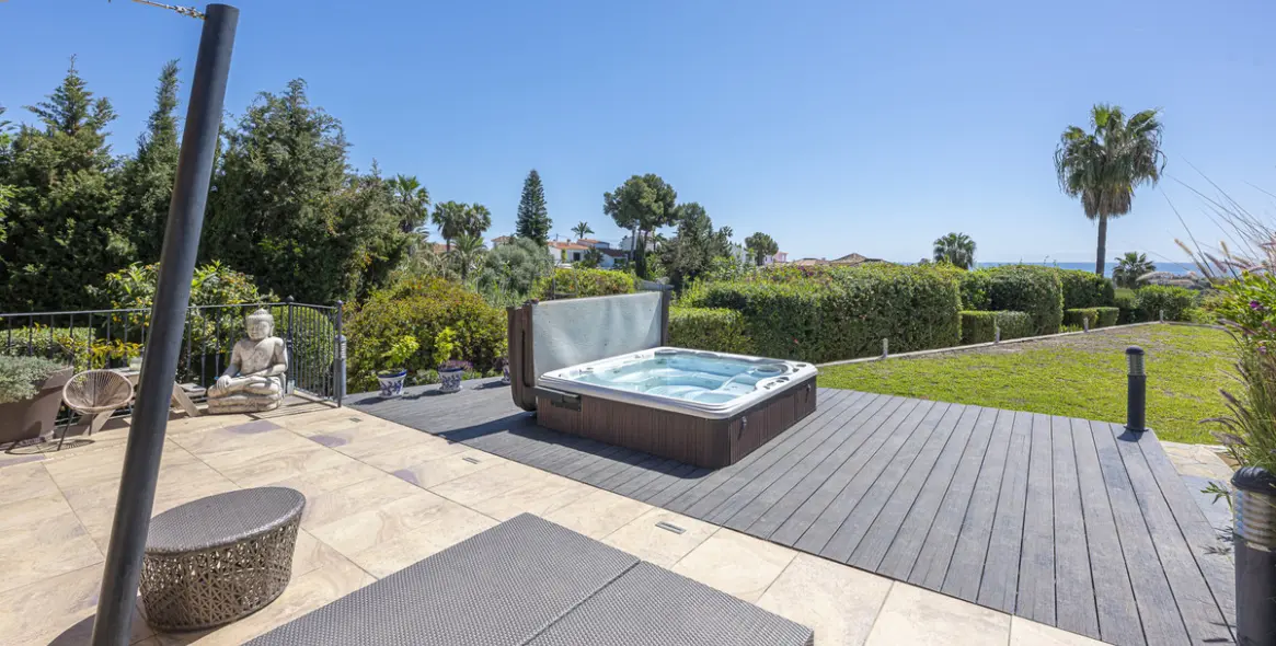 Продажа  отдельно стоящей виллы в Estepona 62