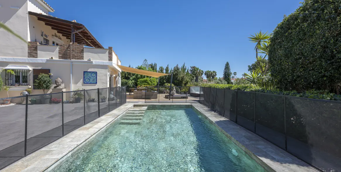 Продажа  отдельно стоящей виллы в Estepona 65