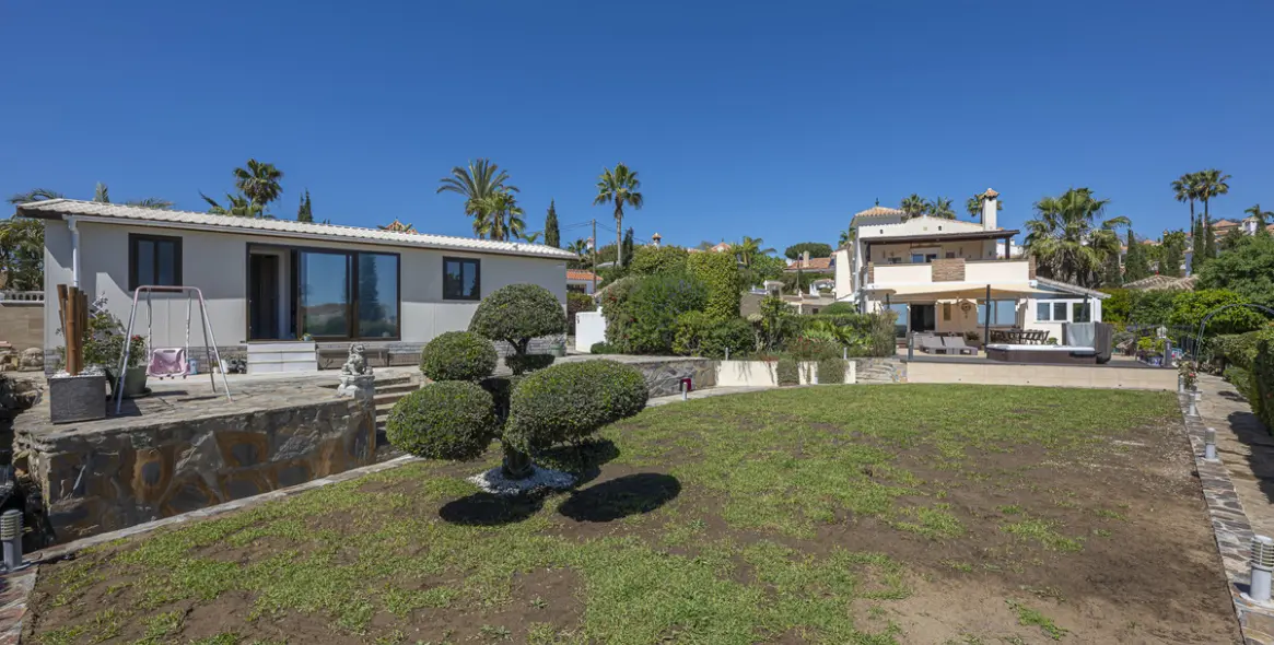 Продажа  отдельно стоящей виллы в Estepona 68