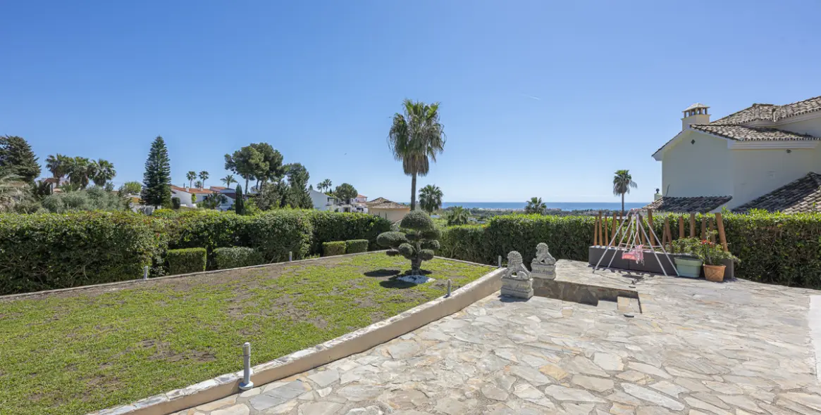 Продажа  отдельно стоящей виллы в Estepona 73