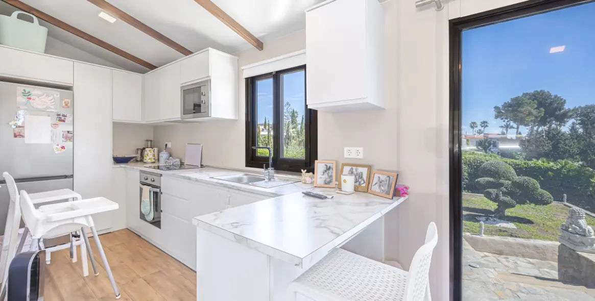 Продажа  отдельно стоящей виллы в Estepona 87