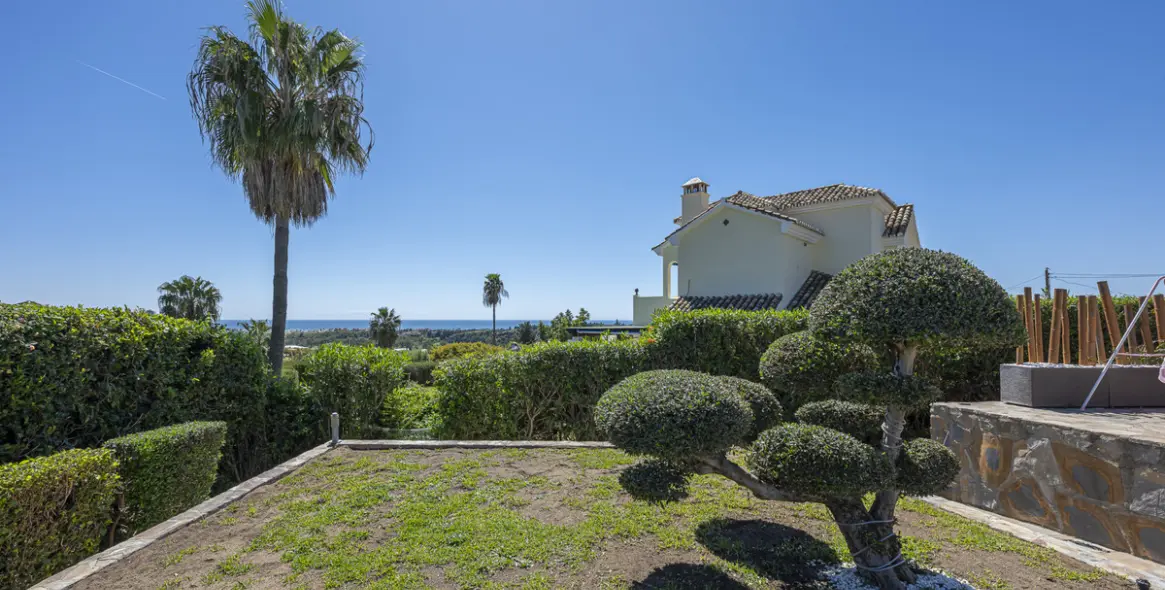 Продажа  отдельно стоящей виллы в Estepona 98