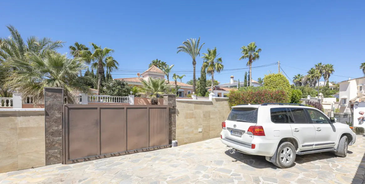 Продажа  отдельно стоящей виллы в Estepona 103