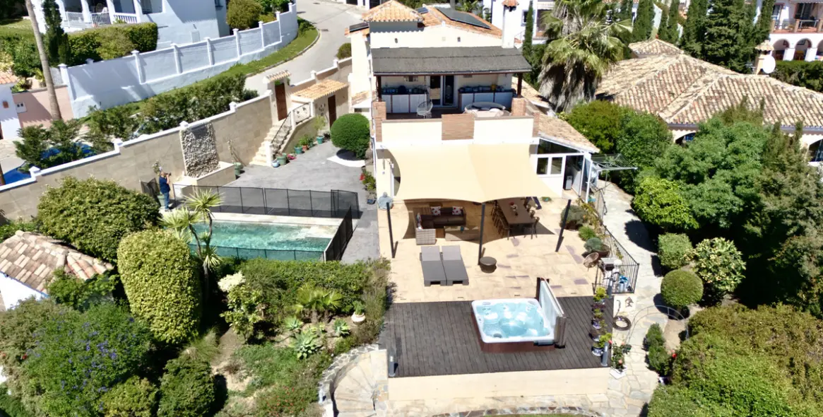 Продажа  отдельно стоящей виллы в Estepona 122